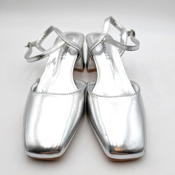 Berness Georgia Heel Pump Adjustable Ankle Strap Women's Silver Size US6.5 EU37 - Picture 2 of 13